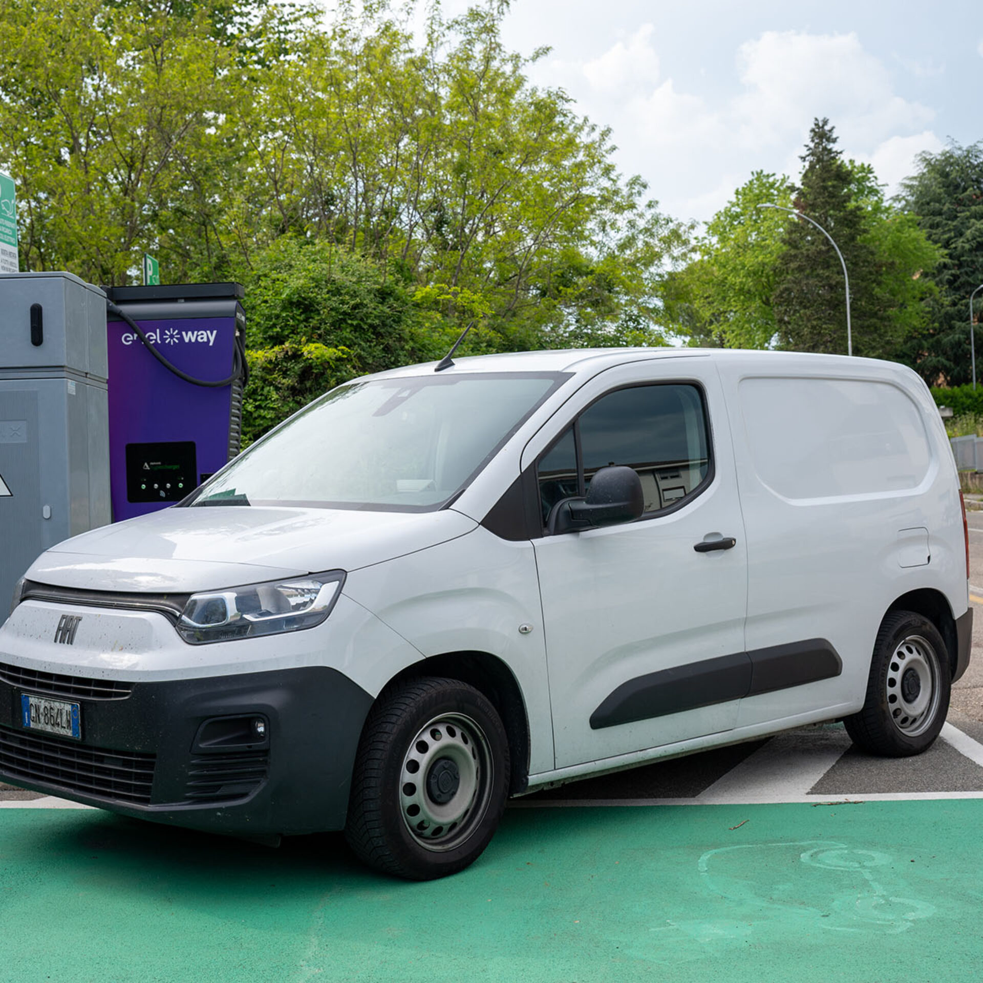 osma, installazione colonnine di ricarica elettrica